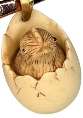 Vintage RAZZA Hatching Chick Egg Resin Pendant Necklace 1970s Marked © RAZZA HTF